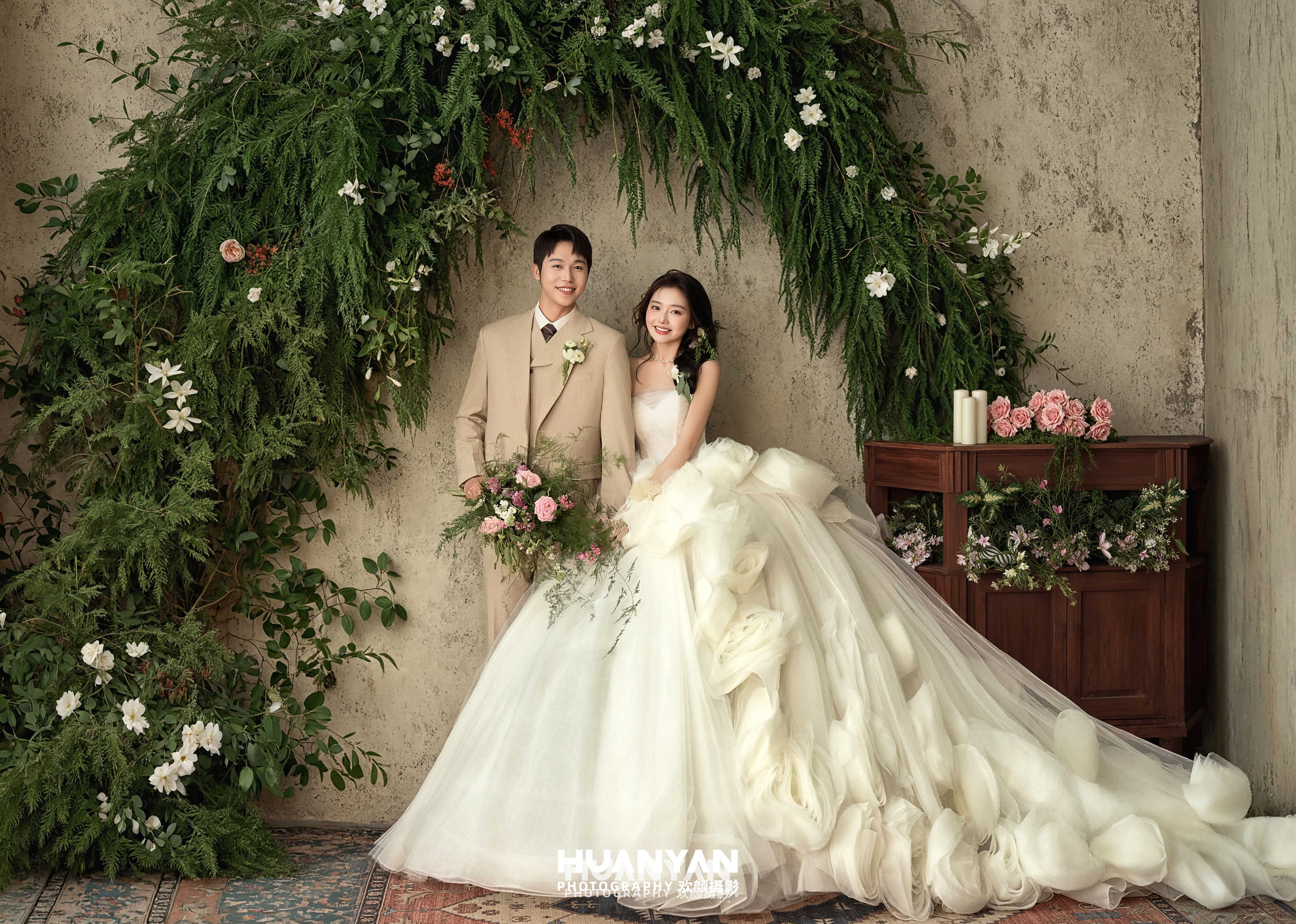 韩式温柔婚纱照 · 室内影棚场景 · 花影与共客片