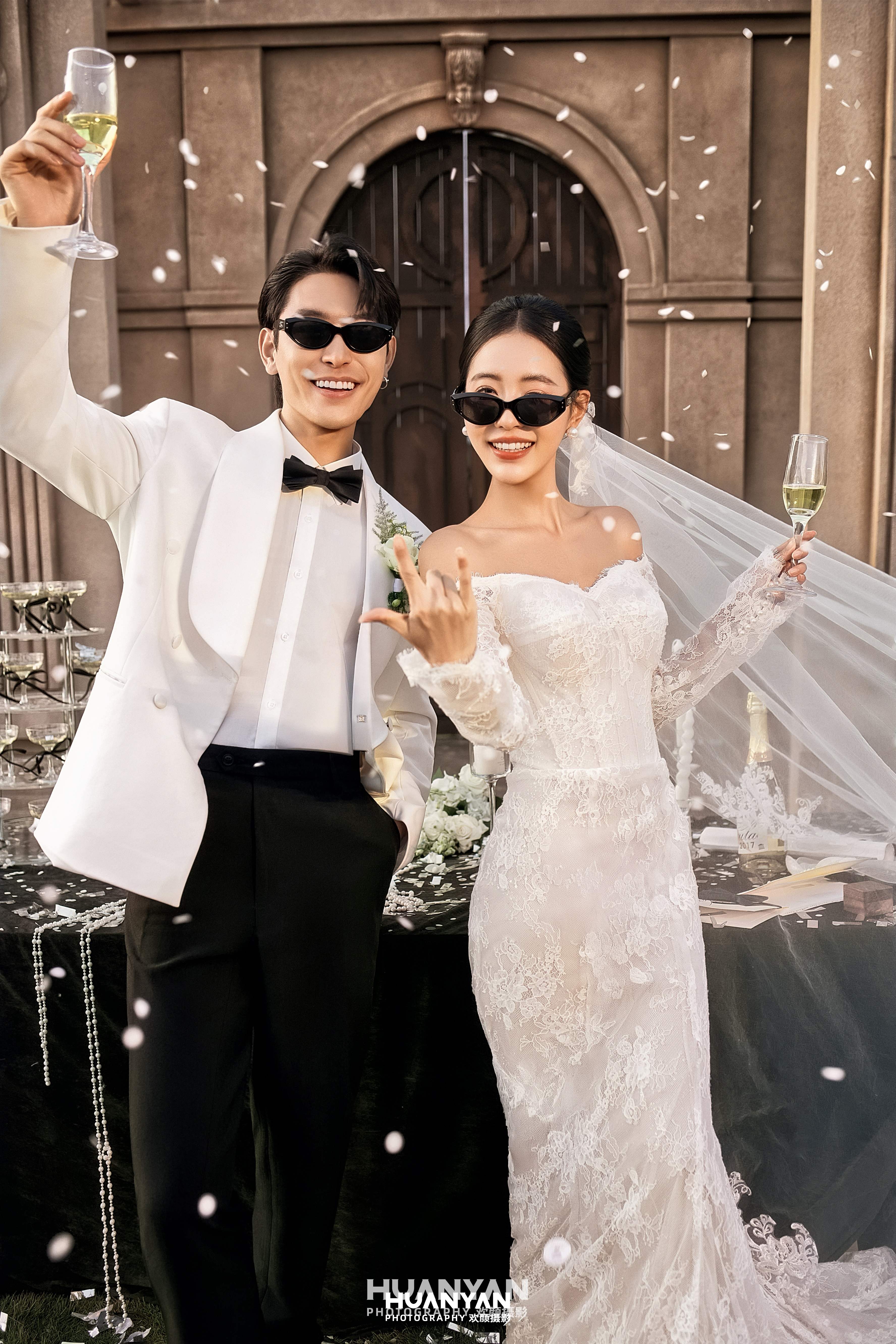 飞纱雀跃客片第3张｜轻奢高级婚纱照，摄于户外自然