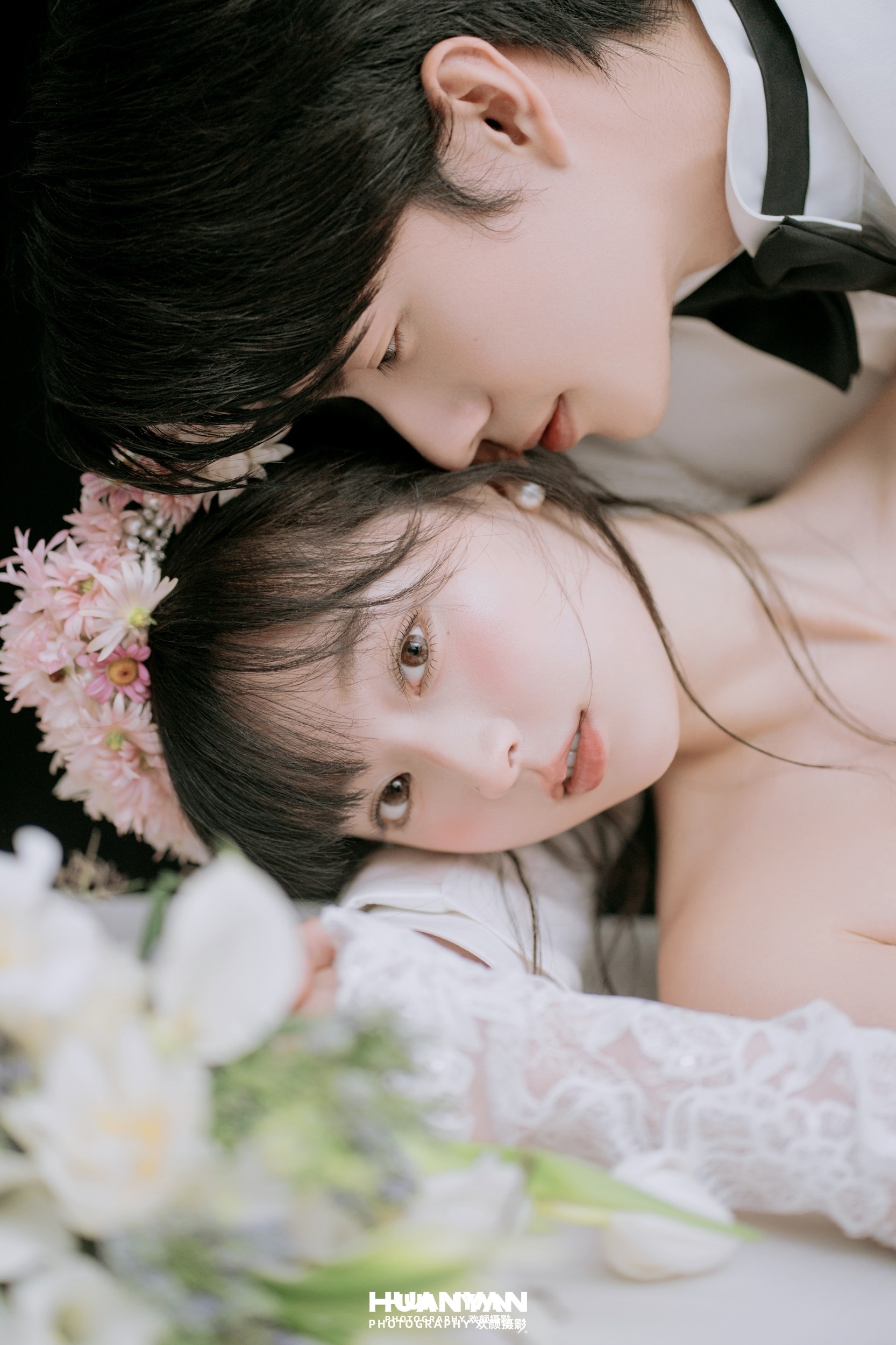 柔光叙事：韩式温柔婚纱照室内影棚实拍