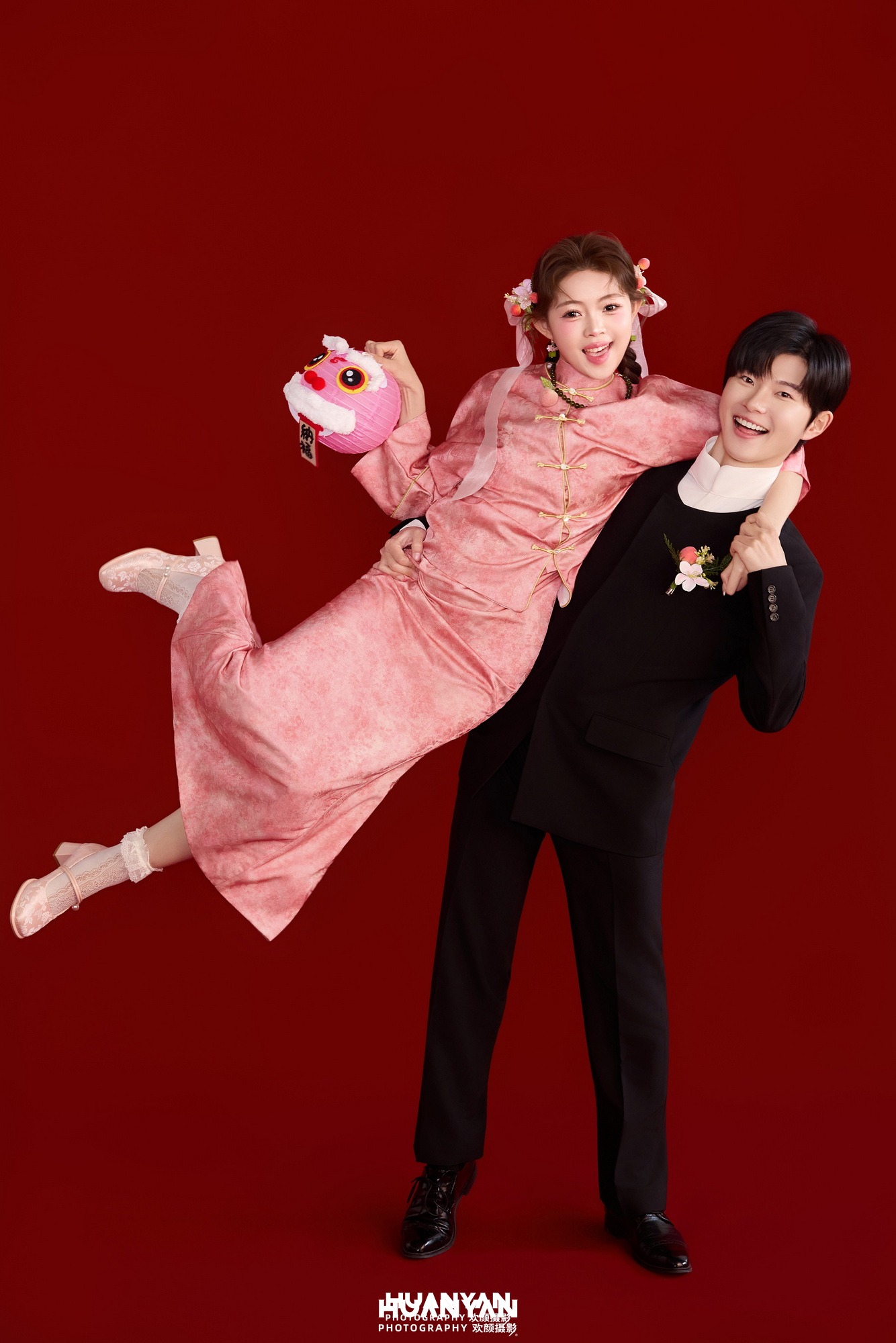 新中式婚纱照 · 室内影棚场景 · 粉锦喜鲤客片