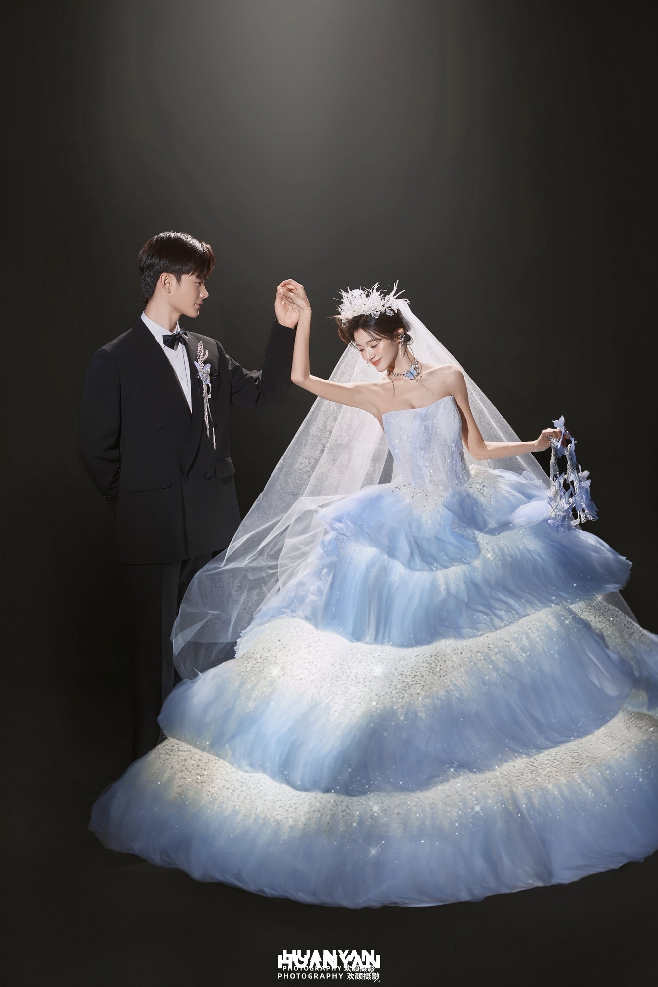 蓝雪谣：欧式宫廷婚纱照室内影棚实拍