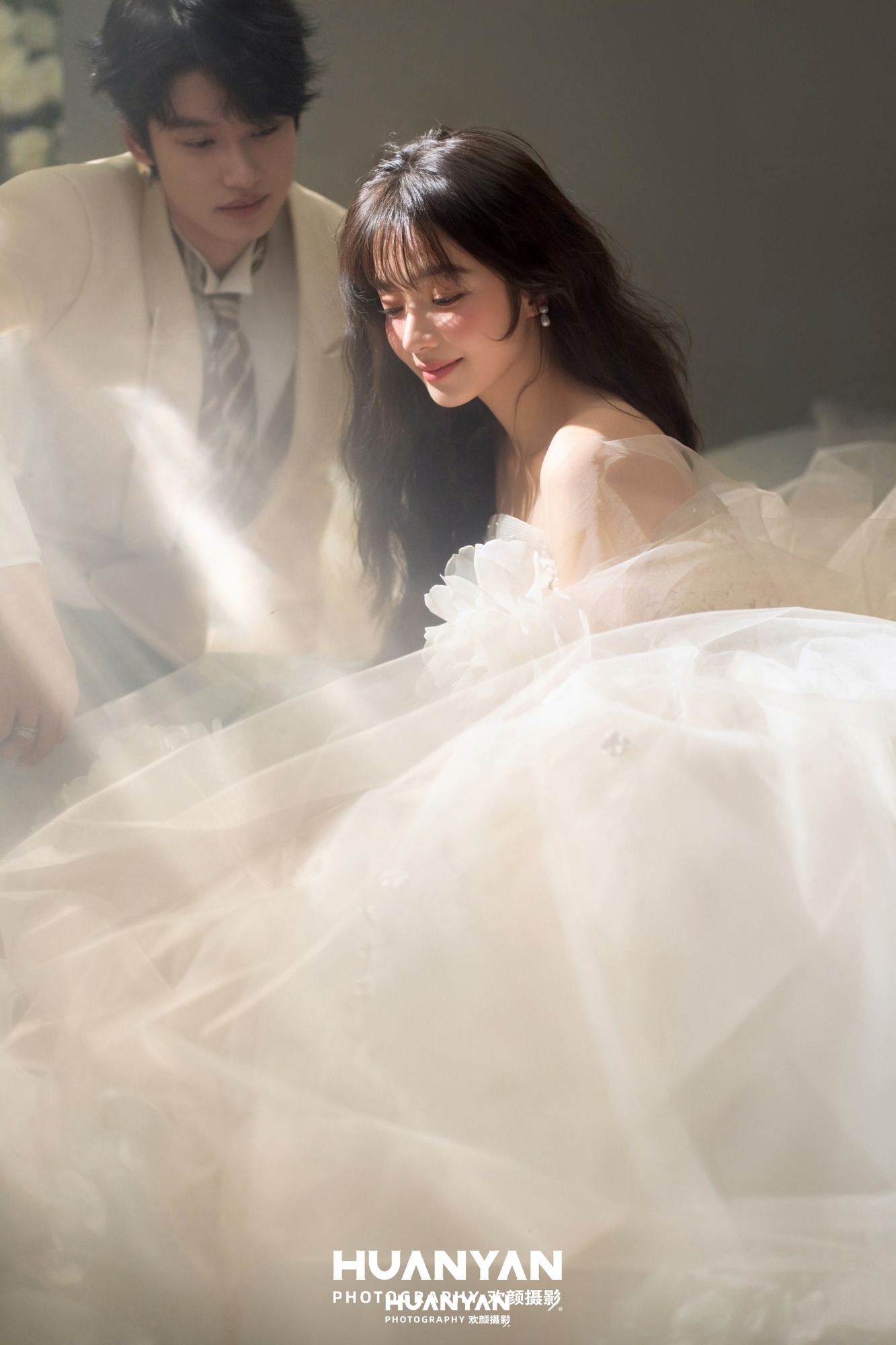 韩式温柔婚纱照 · 室内影棚场景 · 粉羽来信客片