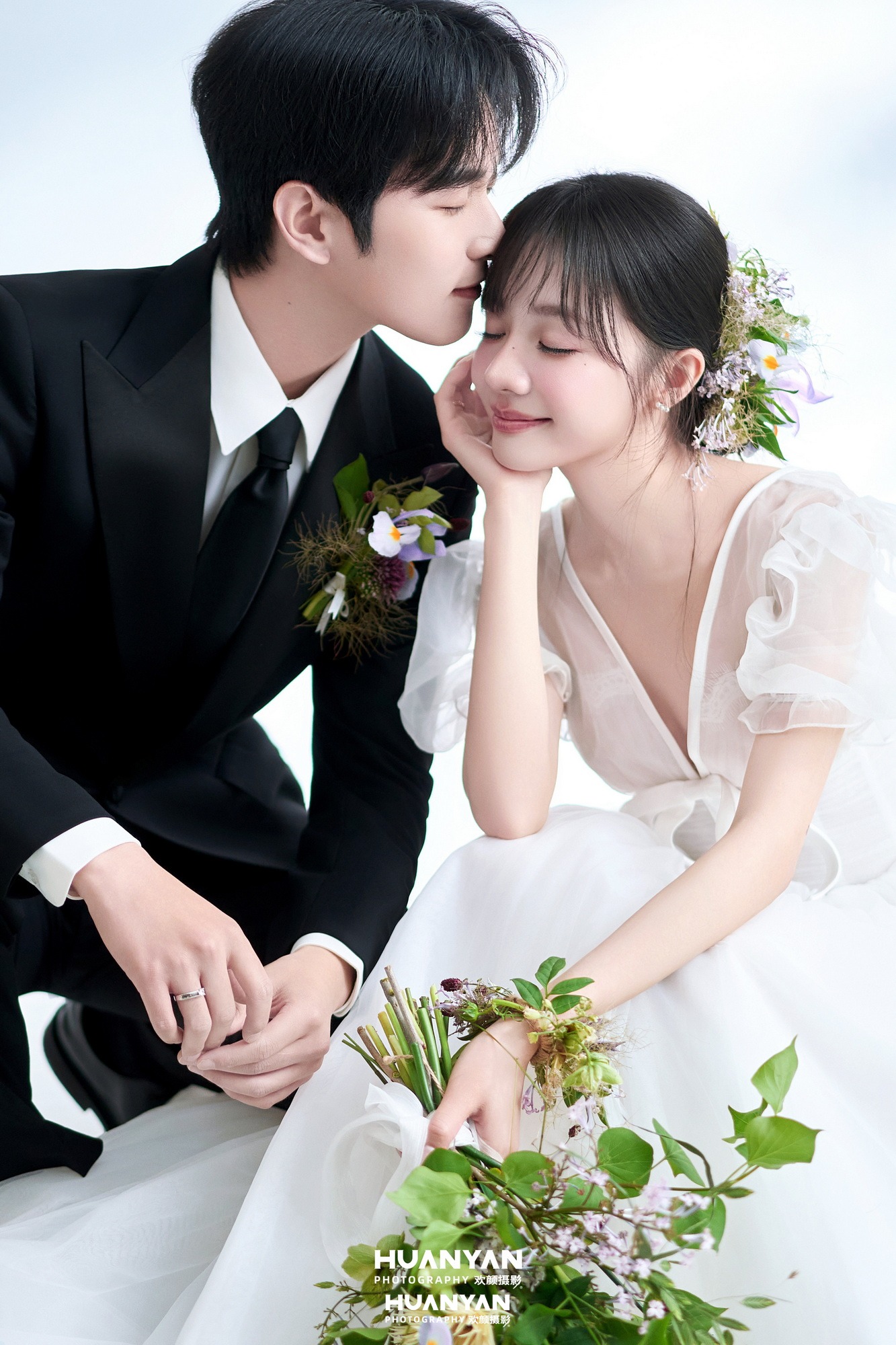 花环午后：清新自然婚纱照室内影棚实拍