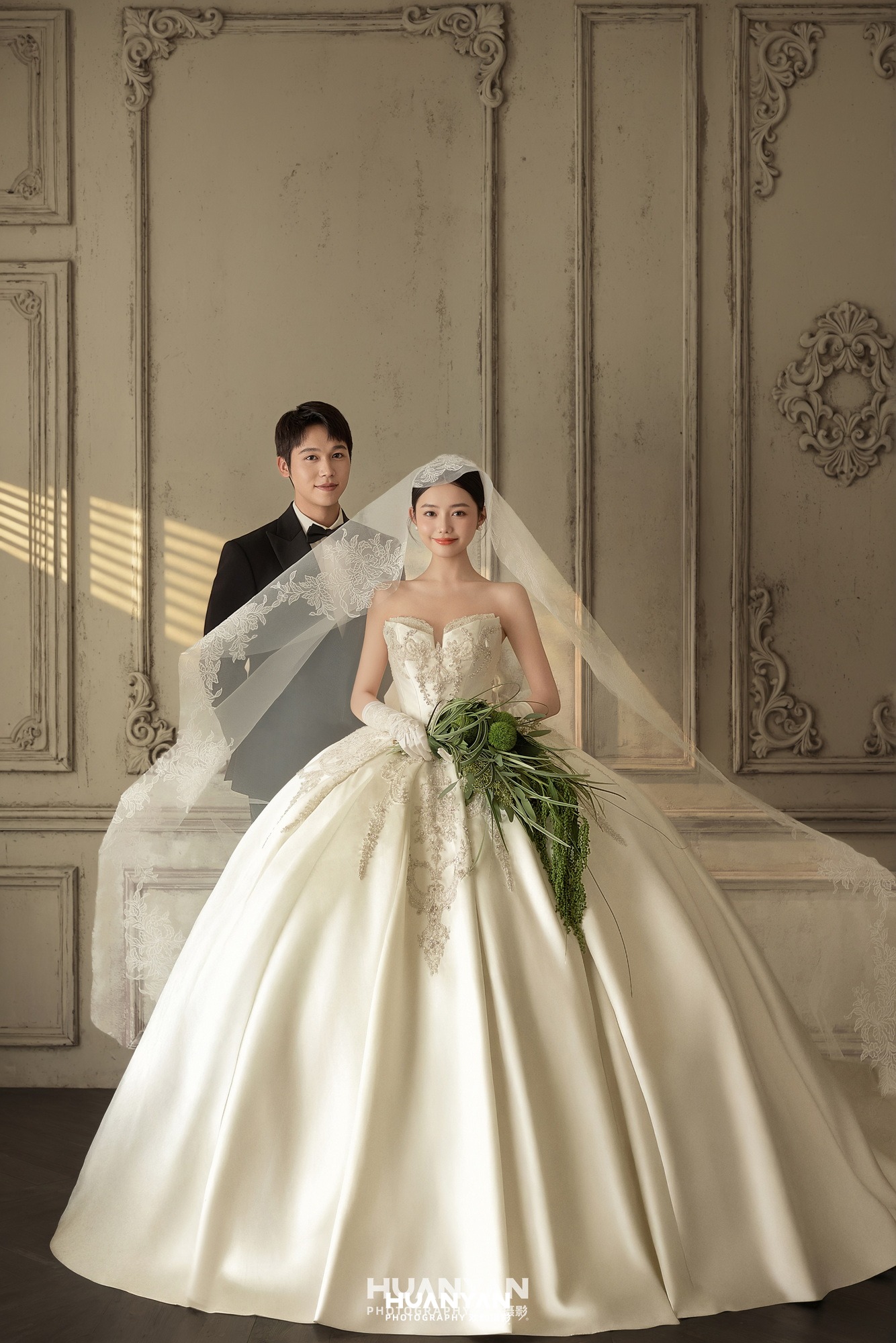 韩式温柔婚纱照 · 室内影棚场景 · 一帘白纱客片