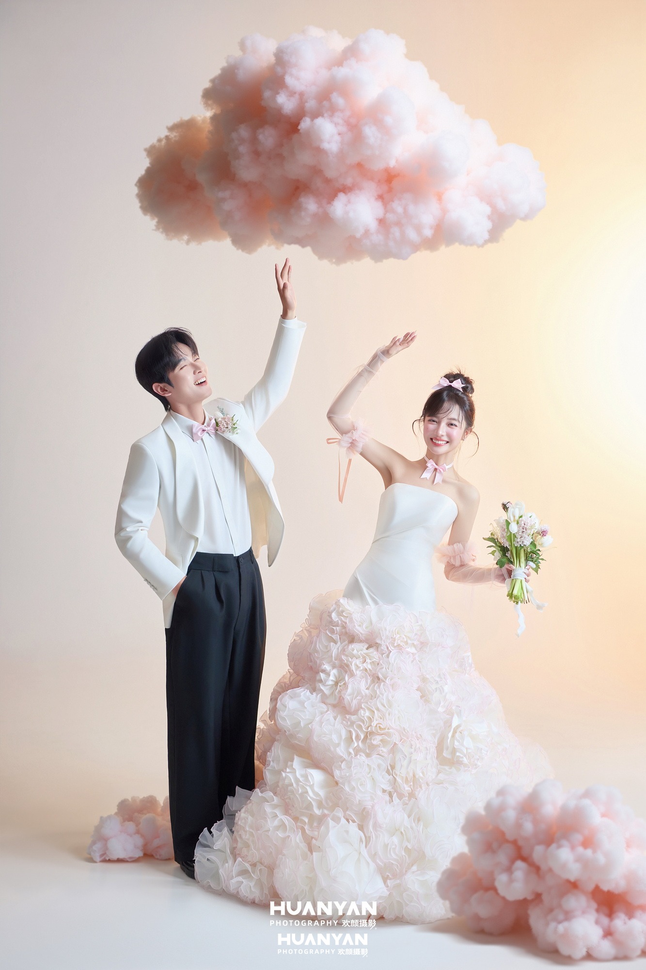 韩式温柔婚纱照 · 室内影棚场景 · 樱粉甜梦客片