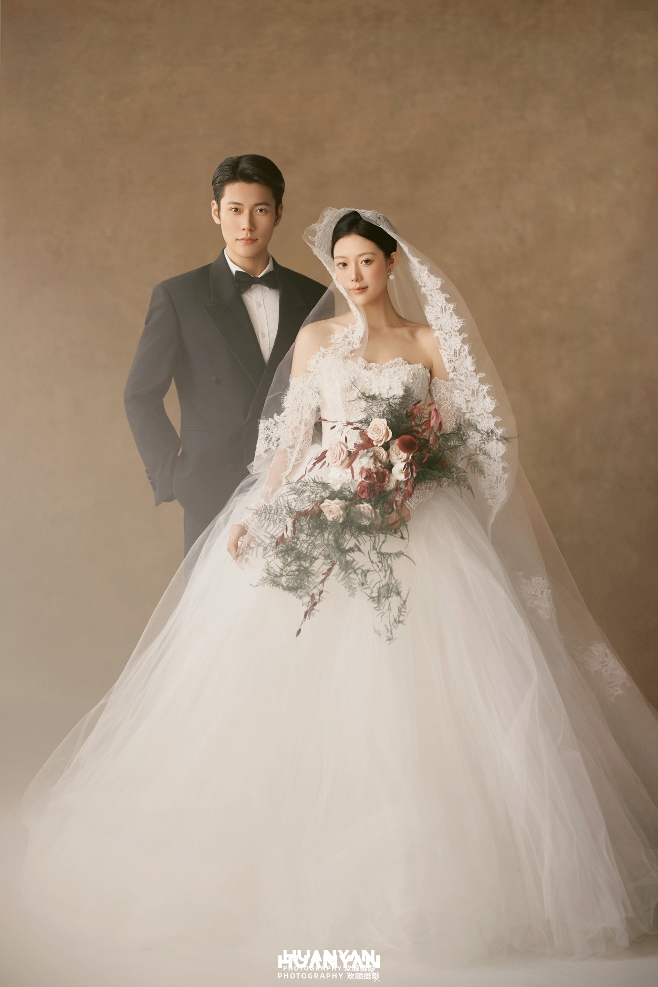 室内影棚浪漫唯美婚纱照实拍（依偎成诗系列）