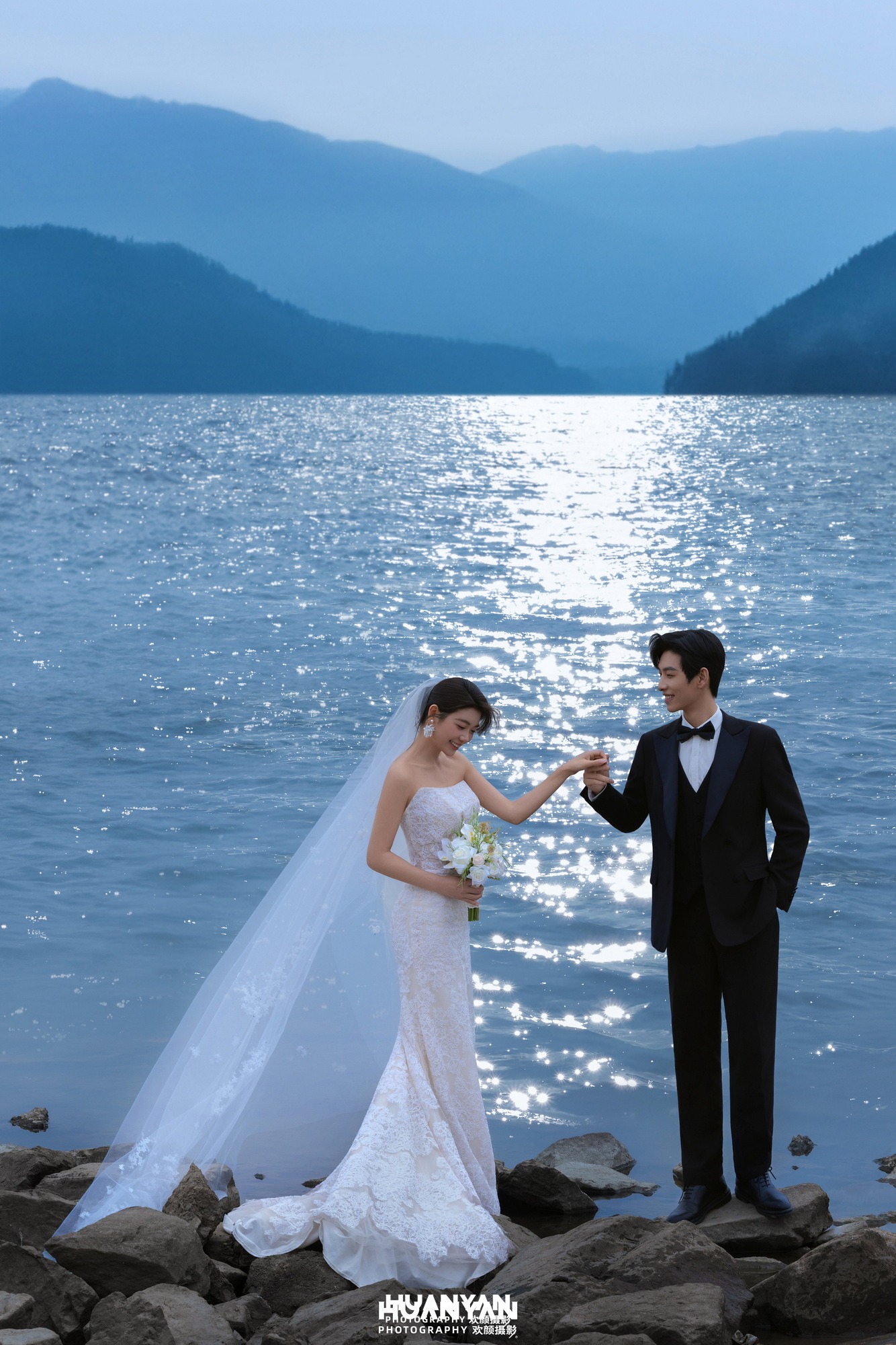 浪漫唯美婚纱照 · 湖畔江景场景 · 碧波为盟客片