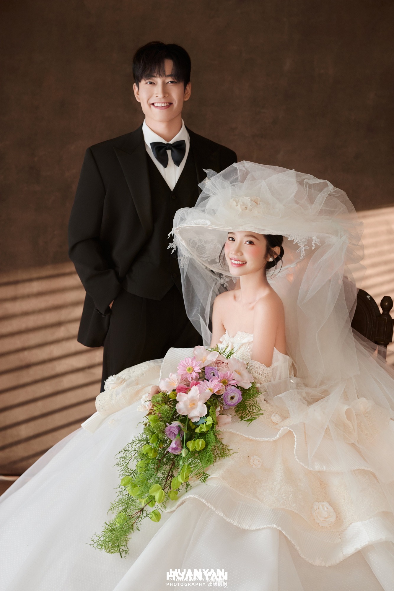 室内影棚浪漫唯美婚纱照实拍（帽檐春信系列）