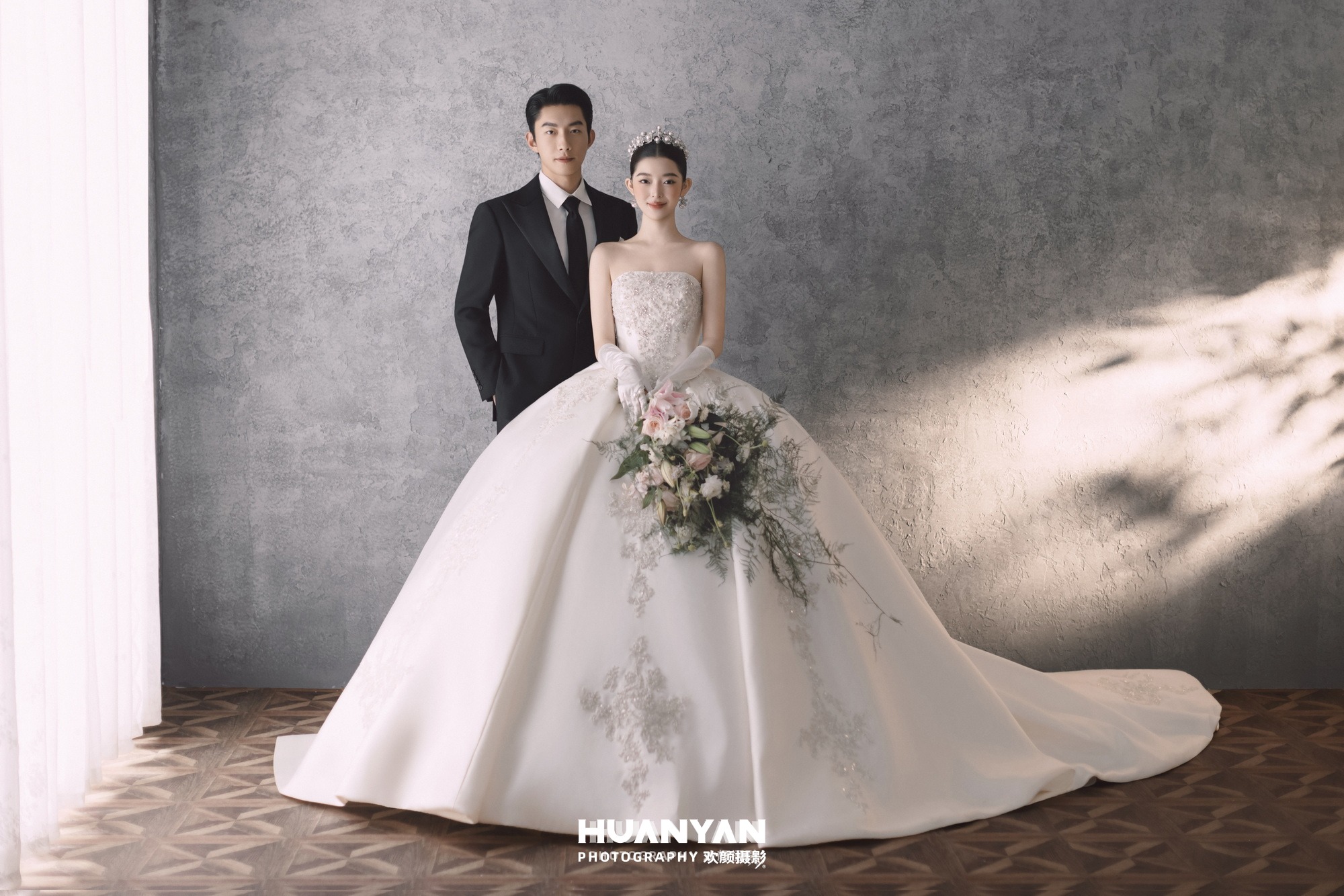 室内影棚极简婚纱照实拍（灰境絮语系列）