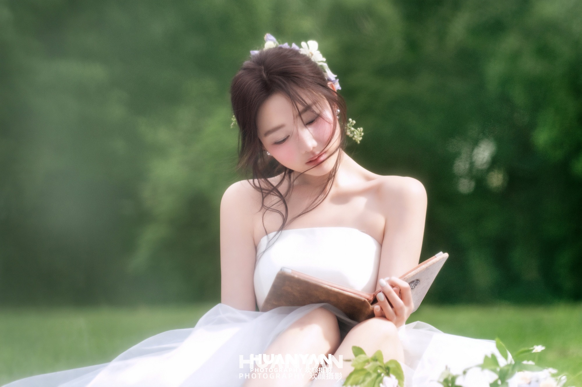 林深回眸客片第3张｜清新自然婚纱照，摄于户外自然