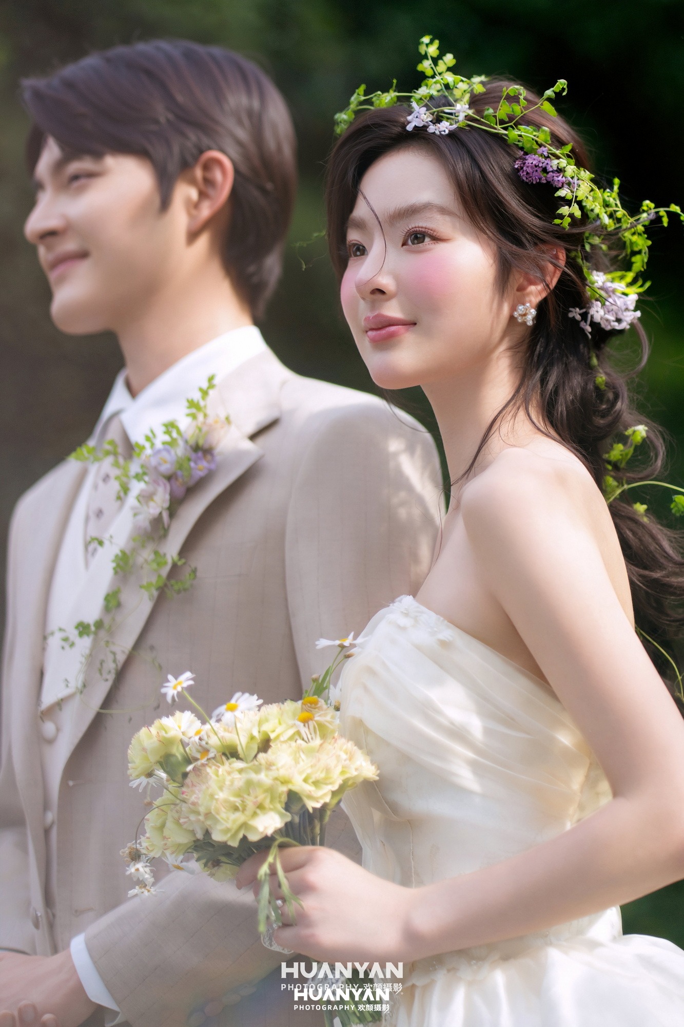 户外自然清新自然婚纱照实拍（绿茵花环系列）