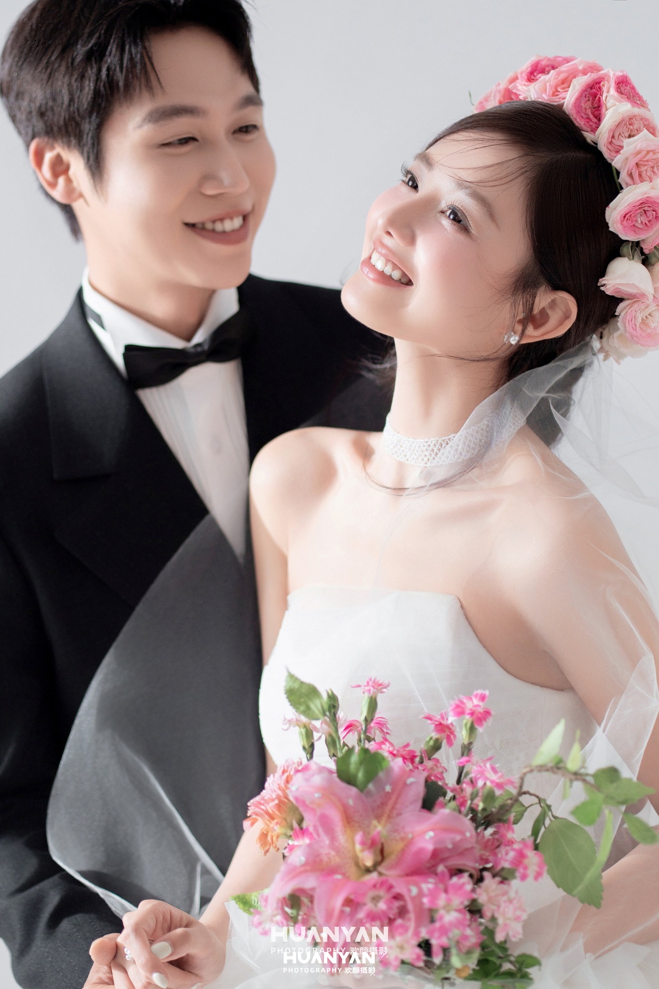 韩式温柔婚纱照 · 室内影棚场景 · 白境生花客片