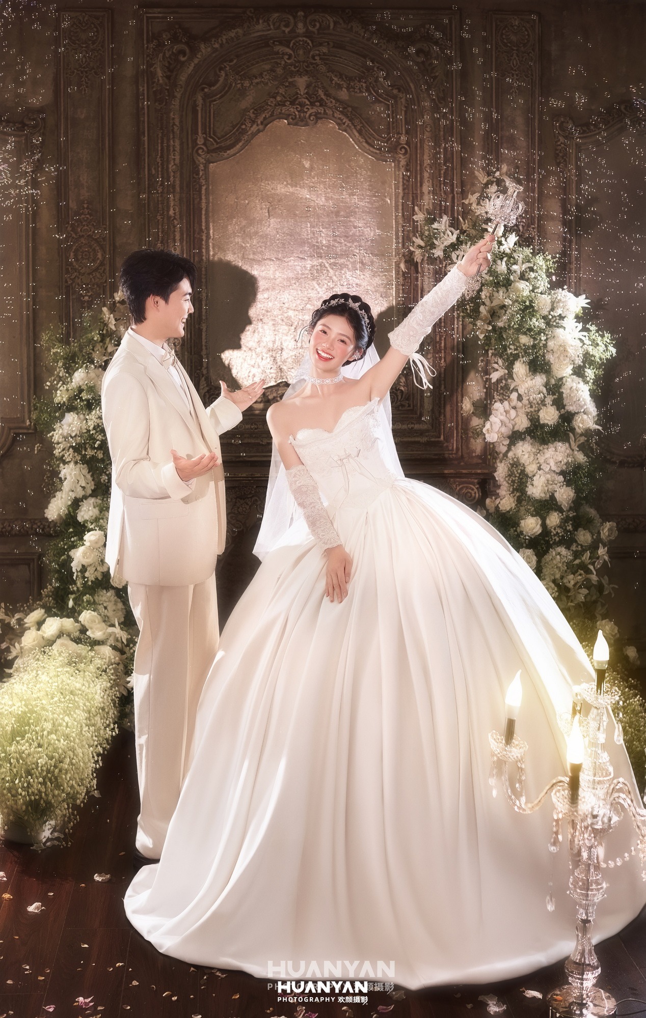 宫廷童话：浪漫唯美婚纱照室内影棚实拍