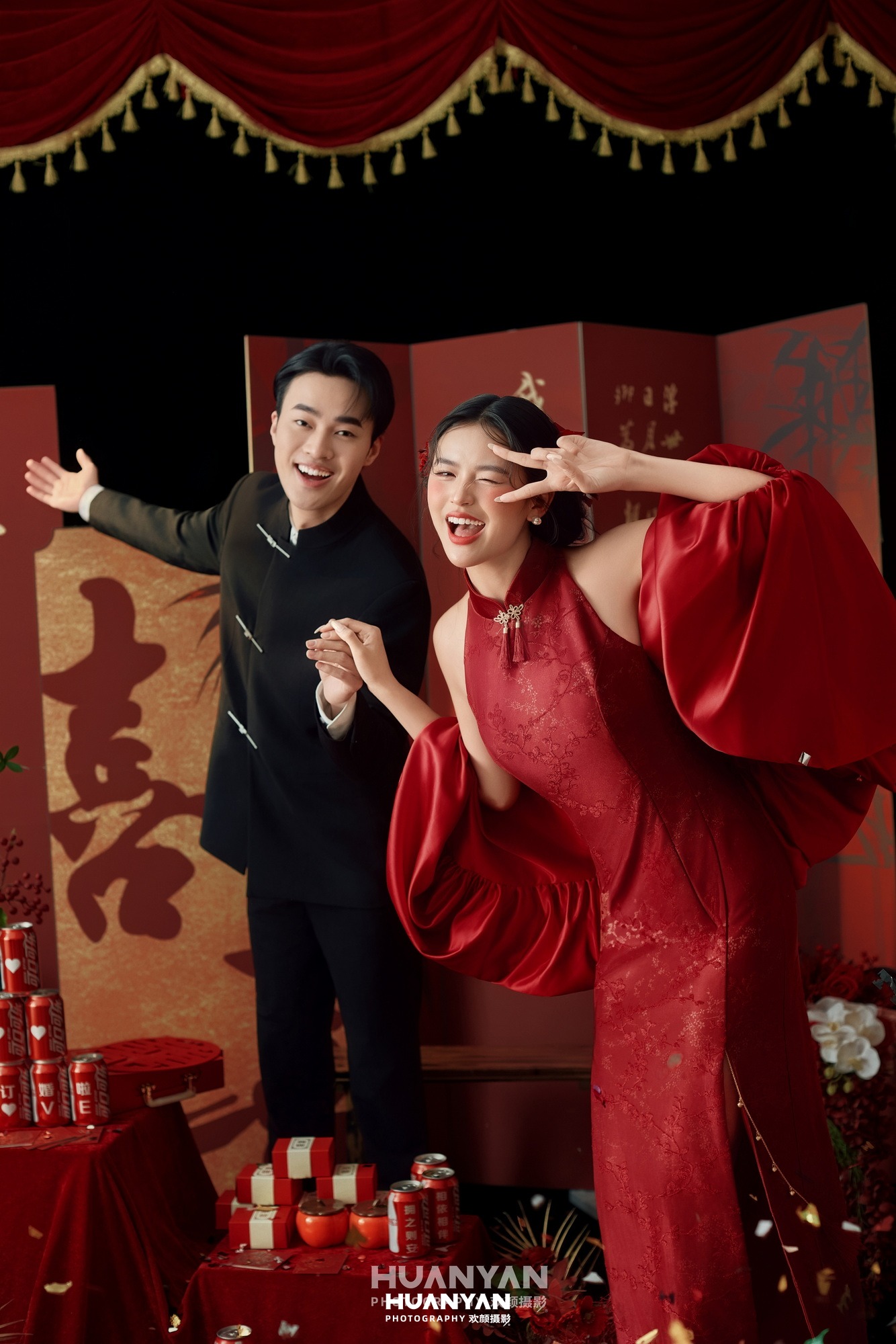室内影棚新中式婚纱照实拍（红幕定情系列）