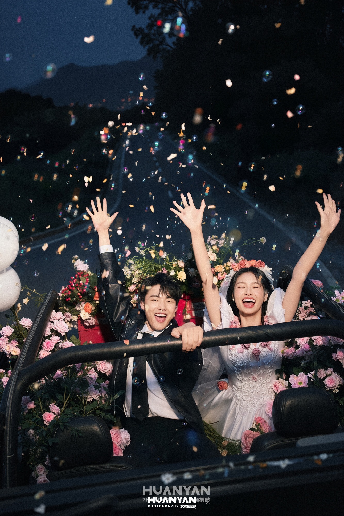 山顶浪漫唯美婚纱照实拍（夜灯花雨系列）