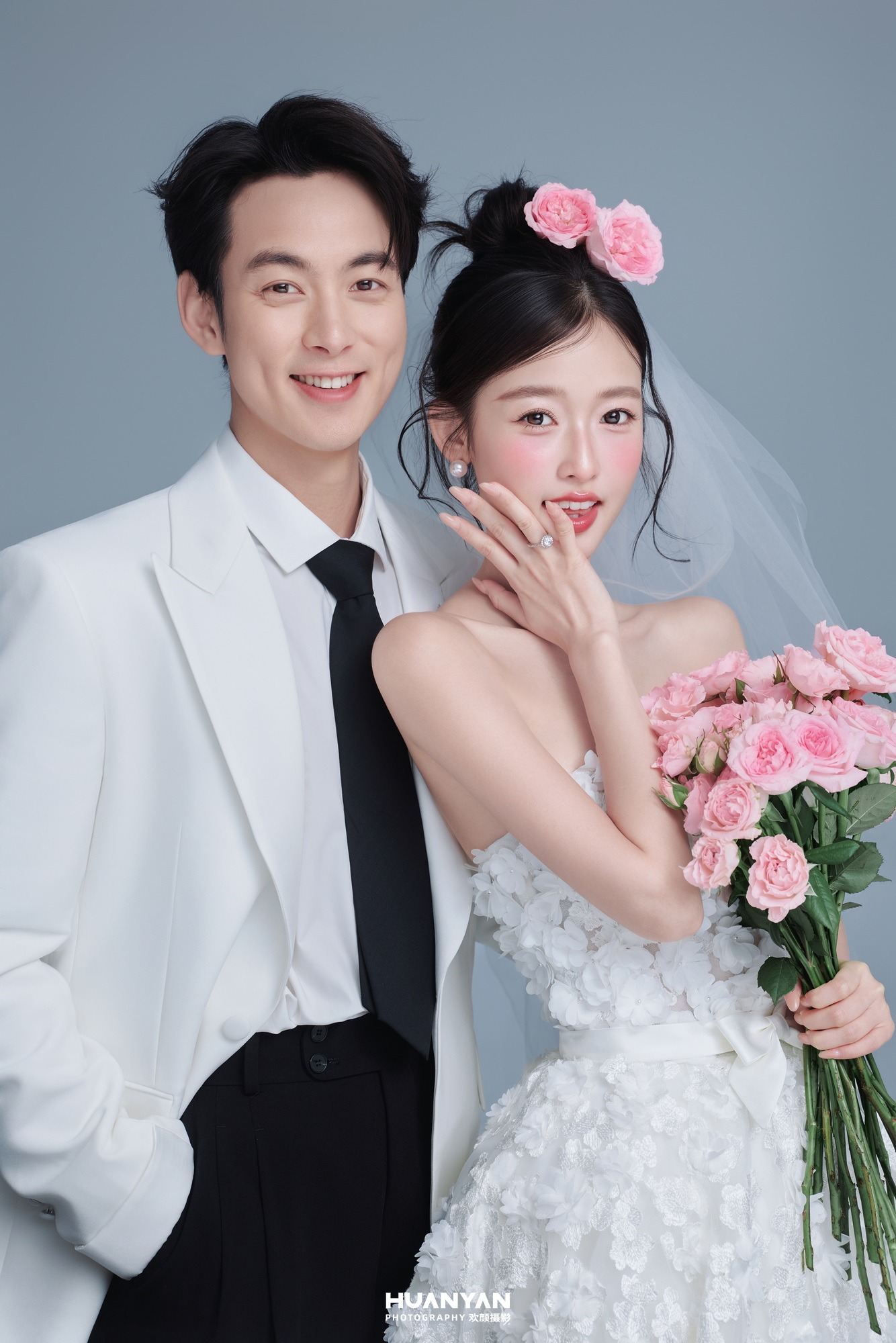 鬓边粉玫：韩式温柔婚纱照室内影棚实拍