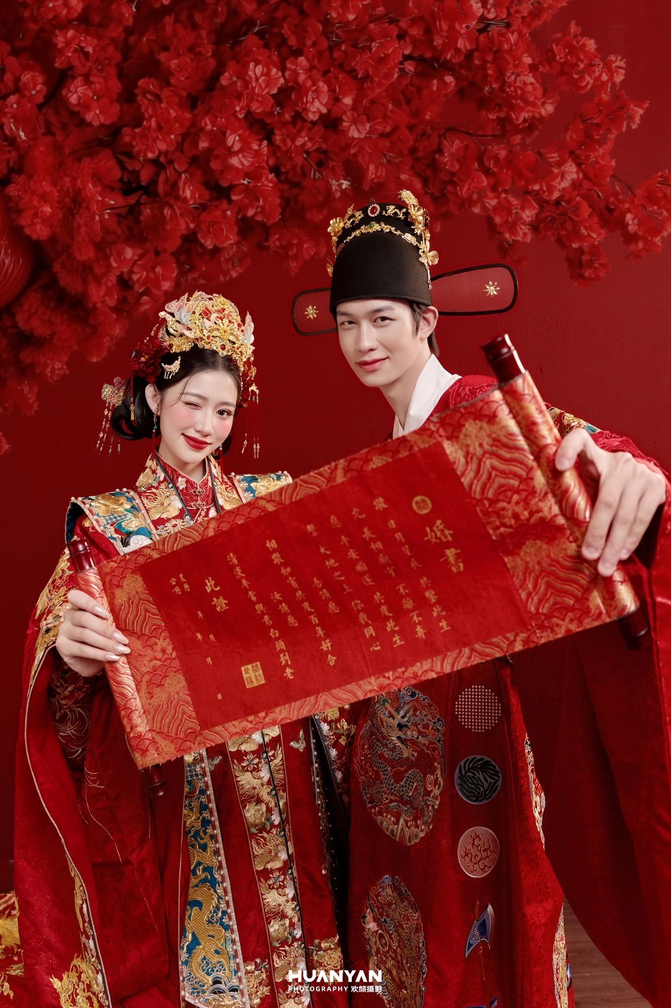 汉服古装婚纱照 · 室内影棚场景 · 十里红绸客片
